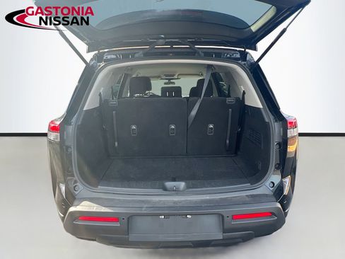 Used 2024 Nissan Pathfinder SV image 34