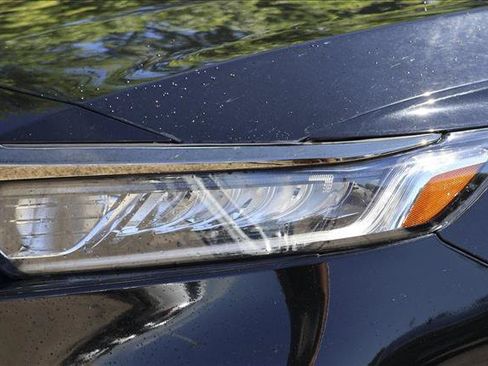 Used 2018 Honda Accord Sport image 9