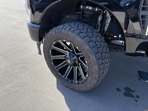 Used 2024 Ford F250 Platinum image 37