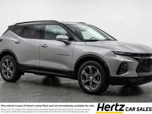 Used 2025 Chevrolet Blazer LT FWD image 1