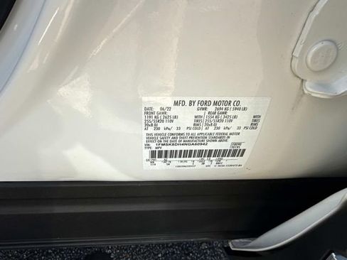 Used 2022 Ford Explorer XLT w/ Equipment Group 202A AWD/4WD image 29