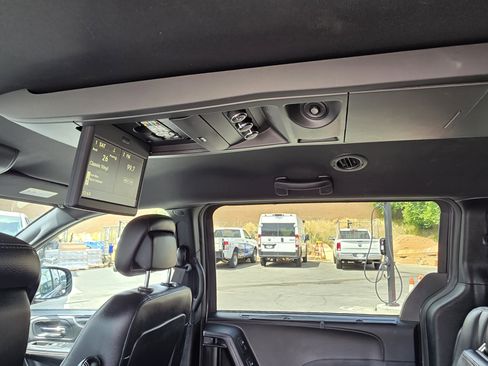 Used 2015 Chrysler Town & Country S w/ Trailer Tow Group FWD image 21