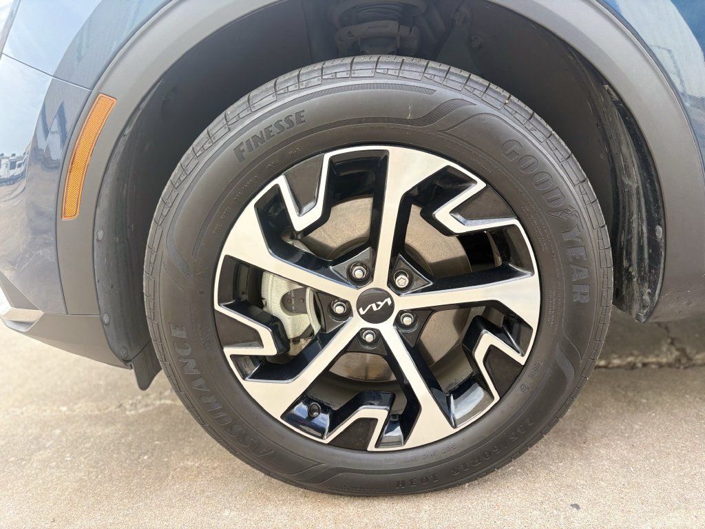Used 2023 Kia Sportage EX AWD/4WD image 19