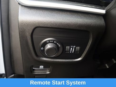 Used 2024 Jeep Grand Cherokee Altitude AWD/4WD image 7