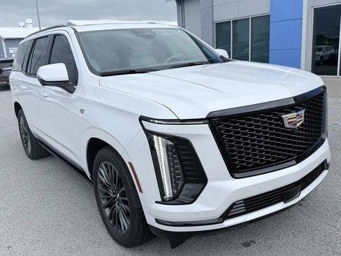 Used 2025 Cadillac Escalade Sport Platinum AWD/4WD image 2