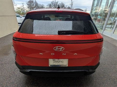 Certified 2024 Hyundai Kona SEL w/ Convenience Package image 5