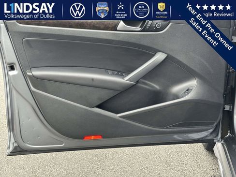 Used 2015 Volkswagen Passat 3.6 SEL Premium image 9