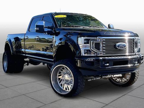 Used 2021 Ford F350 Platinum image 2