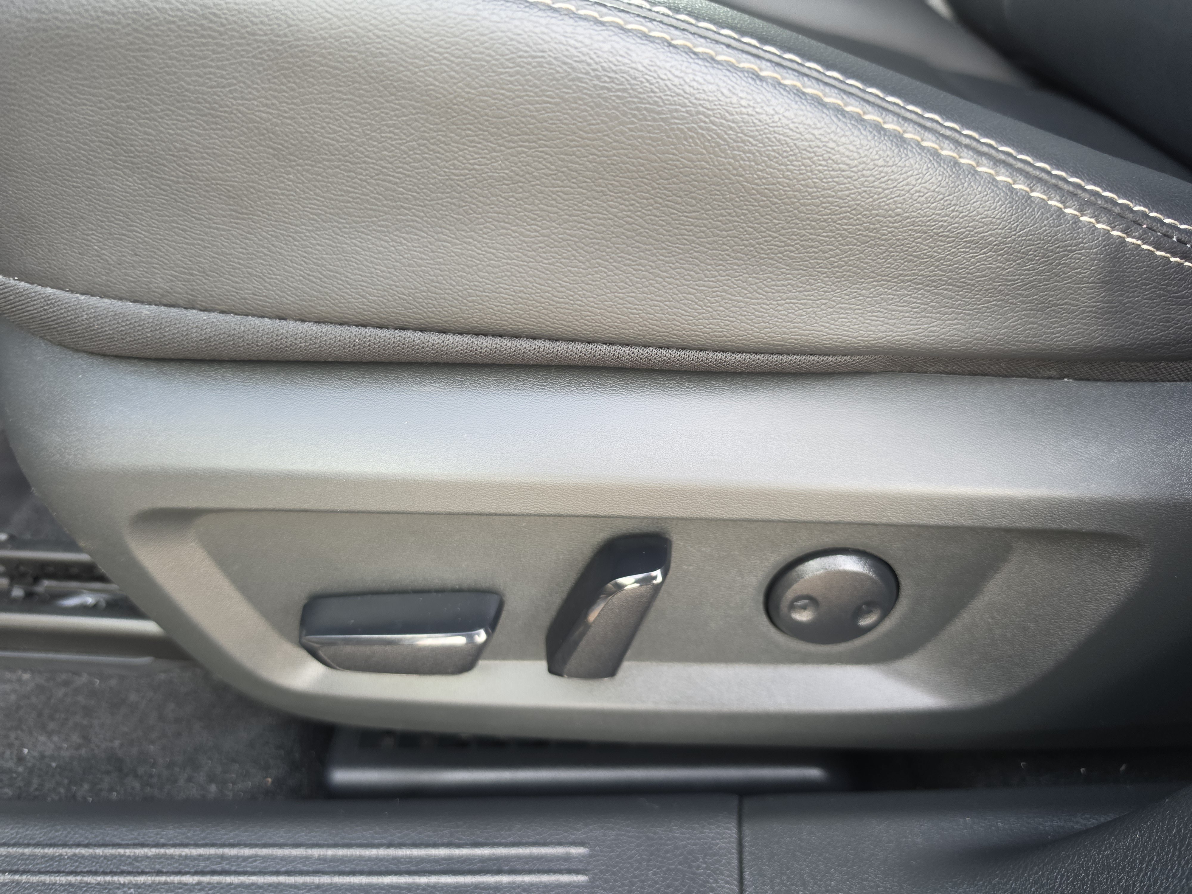 Used 2024 Nissan Rogue SL FWD image 7