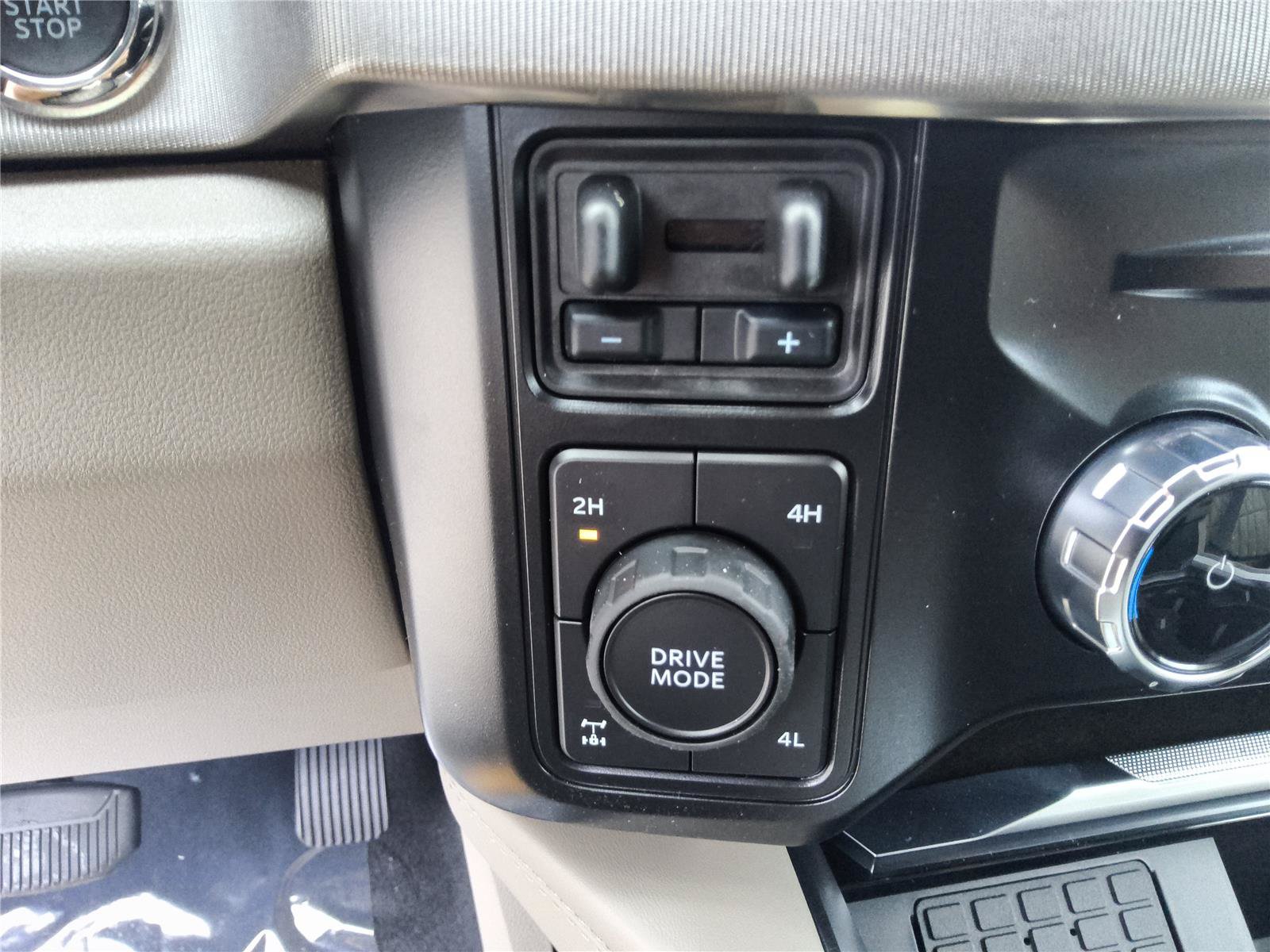 New 2027 Ford F250 Platinum w/ Platinum Plus Package AWD/4WD image 22
