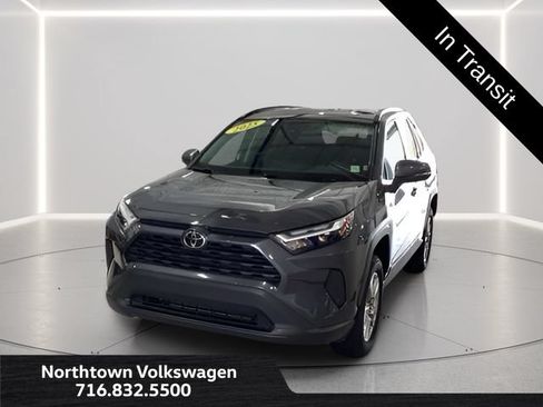 Used 2025 Toyota RAV4 XLE AWD/4WD image 1