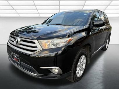 Used 2012 Toyota Highlander SE w/ Tow Pkg