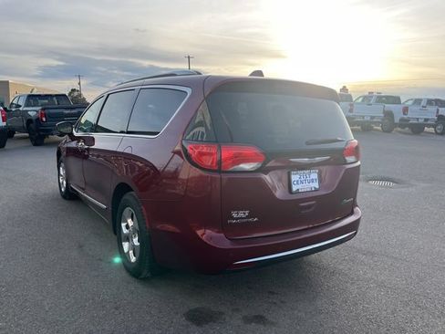 Used 2019 Chrysler Pacifica Touring-L FWD image 9
