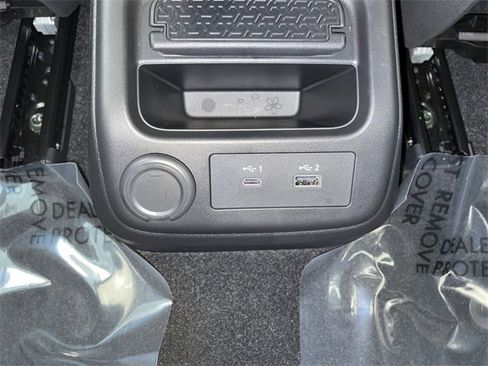 Certified 2025 Nissan Ariya Platinum image 31