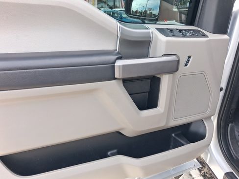 Used 2018 Ford F250 XLT w/ XLT Premium Package AWD/4WD image 11
