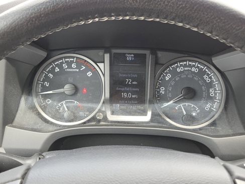 Used 2021 Toyota Tacoma TRD Off-Road AWD/4WD image 33