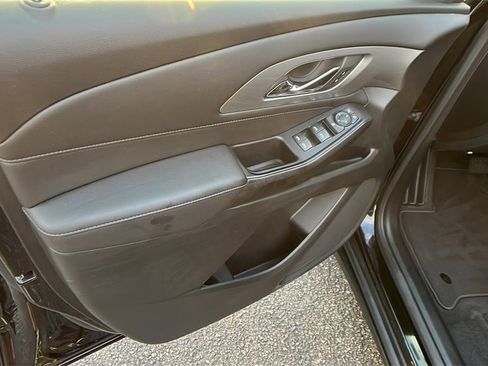 Certified 2023 Chevrolet Traverse LT image 11