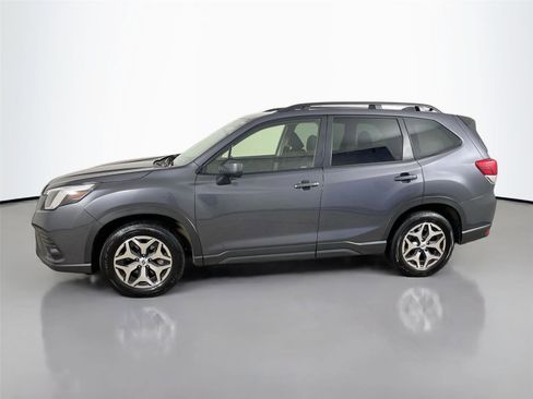 Used 2024 Subaru Forester Premium image 8