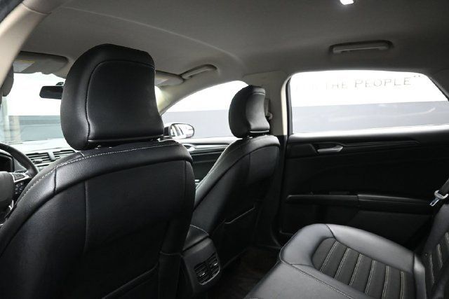 Used 2018 Ford Fusion SE w/ Equipment Group 201A FWD image 25