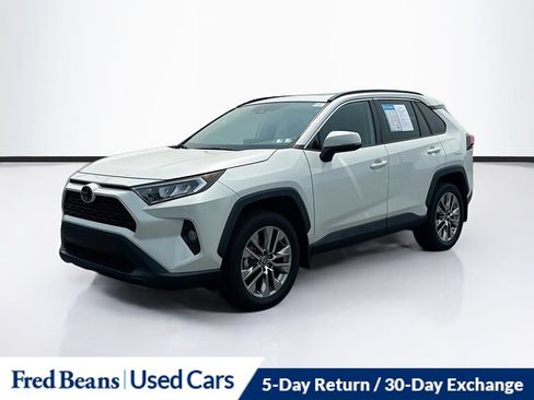 Used 2021 Toyota RAV4 XLE Premium AWD/4WD image 3