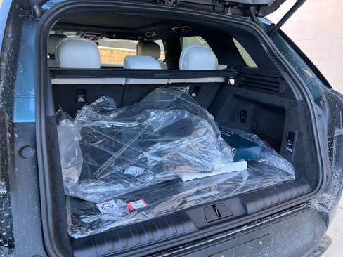 Used 2025 Land Rover Range Rover Sport SE image 17