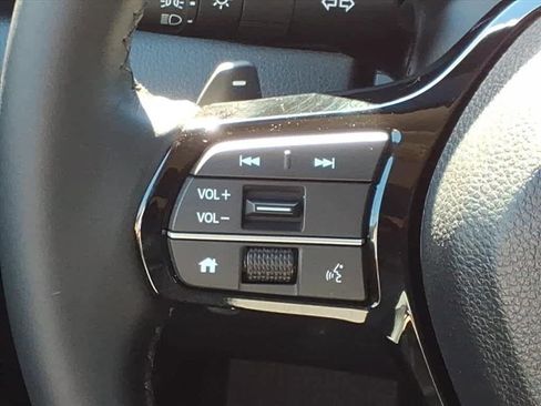 Certified 2025 Honda Pilot EX-L image 17