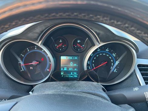 Used 2013 Chevrolet Cruze Eco image 9