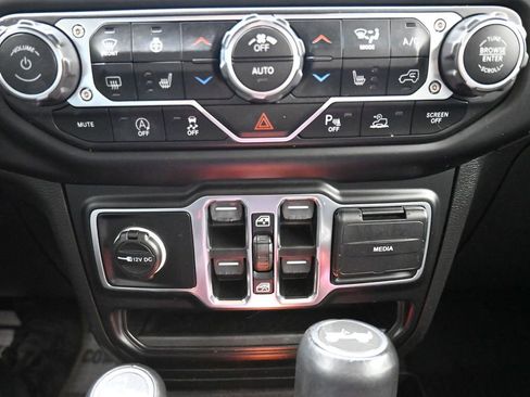 Used 2021 Jeep Wrangler Unlimited Sahara image 24