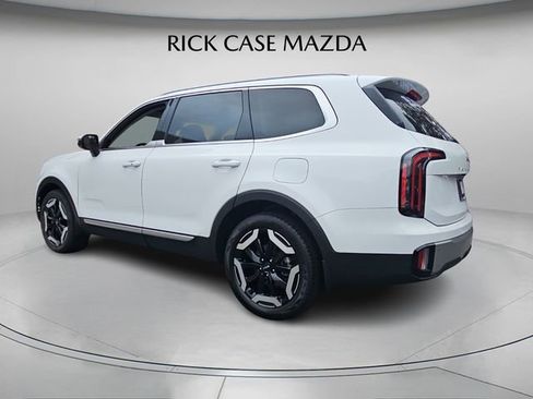 Used 2023 Kia Telluride EX image 7