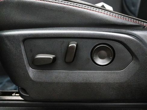 Used 2021 Chevrolet Suburban RST w/ Luxury Package image 29