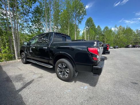 Used 2023 Nissan Titan Platinum Reserve w/ Moonroof Package image 9