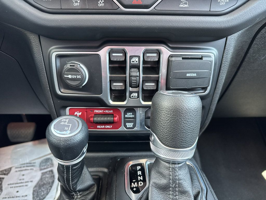 Used 2025 Jeep Wrangler Unlimited Rubicon AWD/4WD image 25