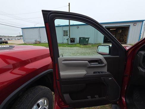 Used 2024 GMC Sierra 1500 SLT w/ SLT Premium Plus Package AWD/4WD image 8