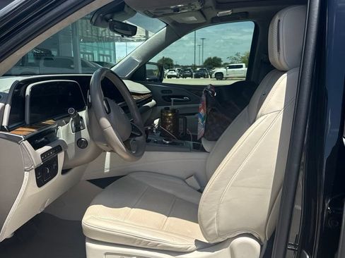 Used 2023 Cadillac Escalade Sport Platinum w/ LPO, ONYX Package AWD/4WD image 6