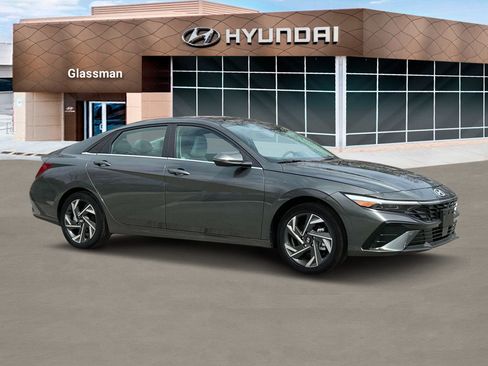 New 2025 Hyundai Elantra Limited image 10