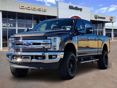 Used 2019 Ford F250 Lariat w/ Chrome Package image 2