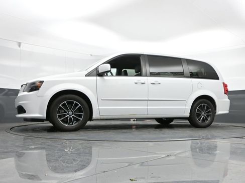 Used 2017 Dodge Grand Caravan GT FWD image 42