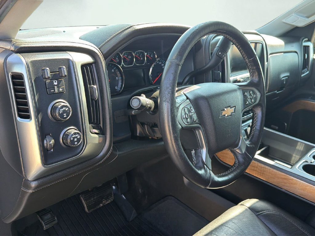 Used 2018 Chevrolet Silverado 1500 LTZ w/ LTZ Plus Package AWD/4WD image 12