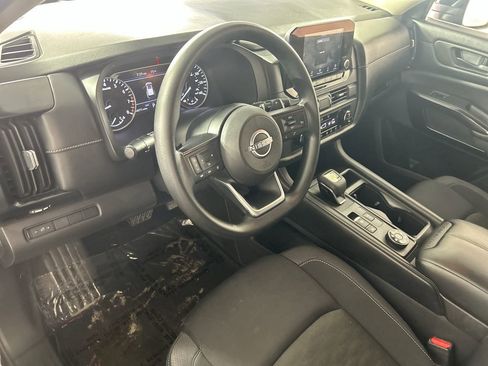 Used 2024 Nissan Pathfinder S AWD/4WD image 11