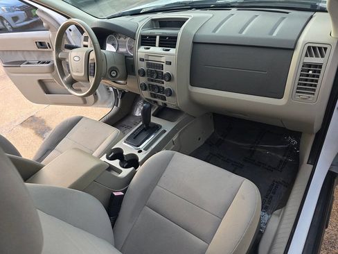 Used 2011 Ford Escape XLT image 16