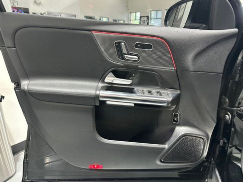 Used 2021 Mercedes-Benz GLA 250 4MATIC image 36