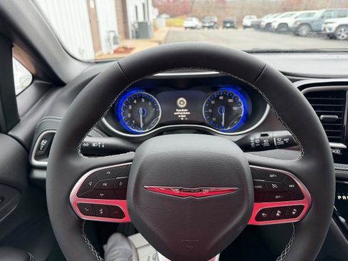 New 2026 Chrysler Pacifica Select image 6