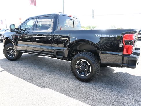 New 2026 Ford F250 Platinum w/ Tremor Off-Road Package AWD/4WD image 7