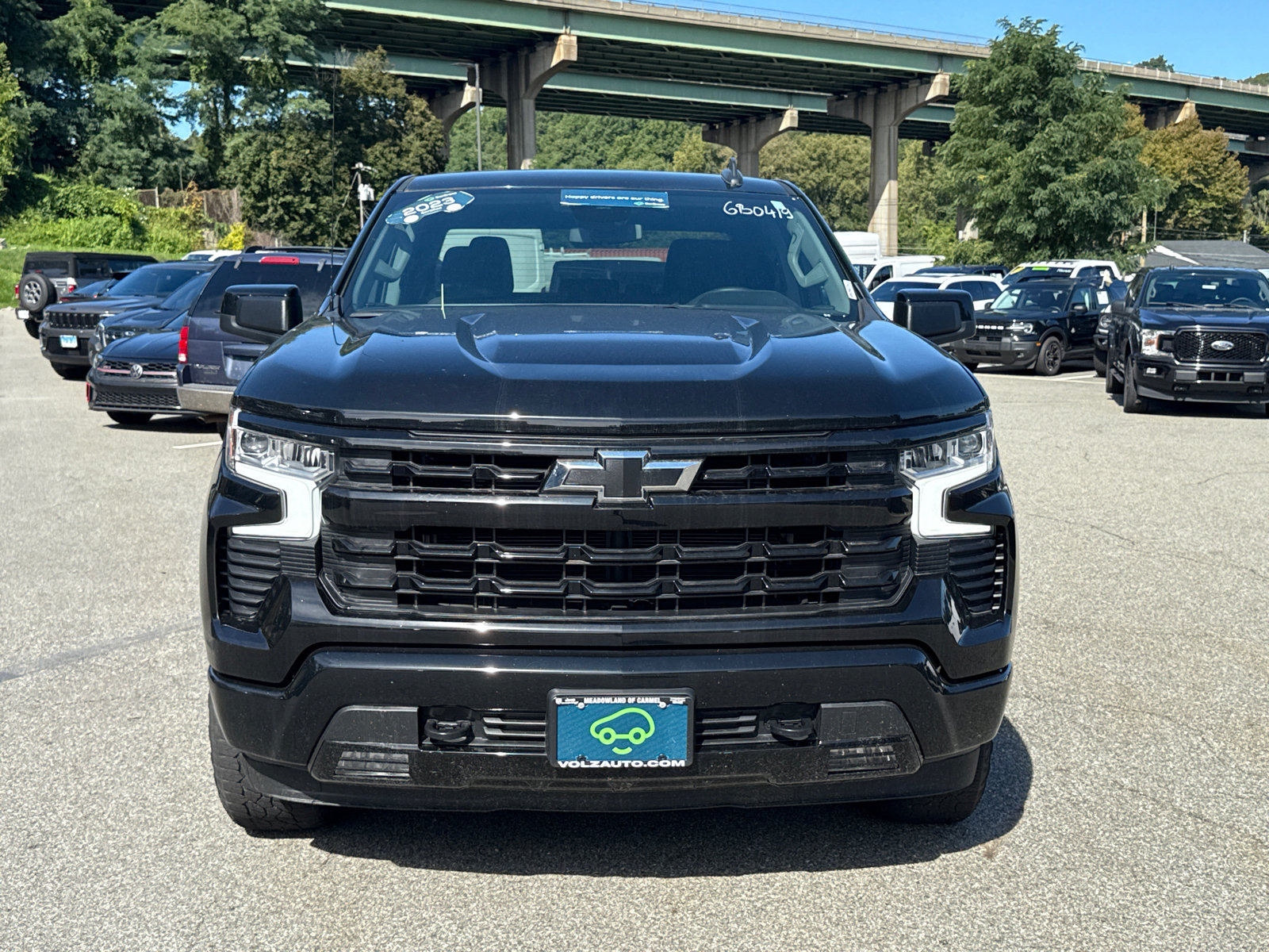 Used 2023 Chevrolet Silverado 1500 RST AWD/4WD image 2