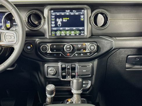 Used 2023 Jeep Wrangler Unlimited Sahara AWD/4WD image 14