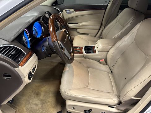 Used 2011 Chrysler 300 C w/ Sound Group image 9