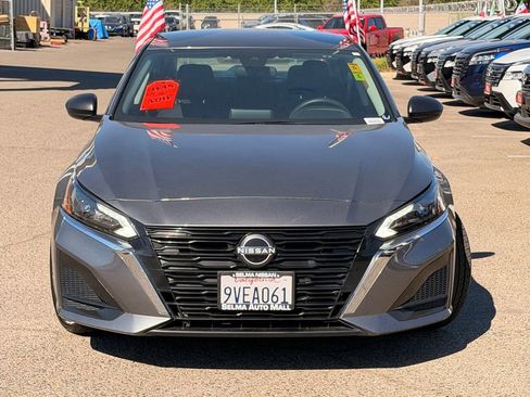 Used 2025 Nissan Altima 2.5 SV image 3