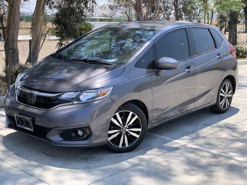 Used 2018 Honda Fit EX image 3