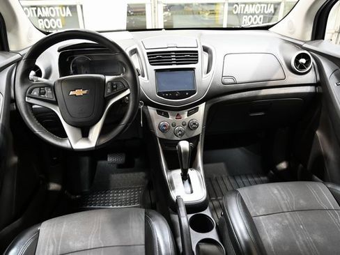 Used 2016 Chevrolet Trax LT w/ LT Convenience Package image 12