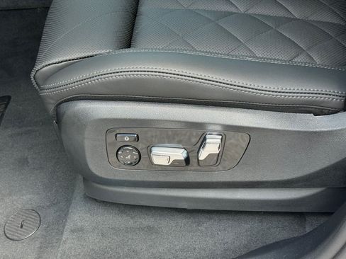 New 2027 BMW X7 xDrive40i w/ Executive Package AWD/4WD image 13
